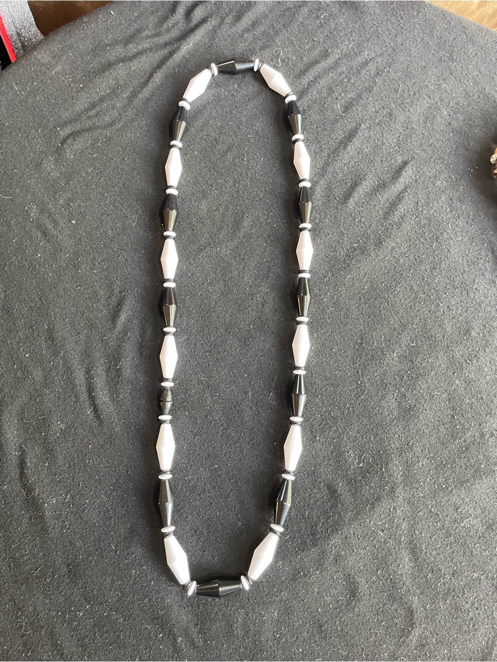 Stylish Black and White Beaded Necklace - Women Jewelry